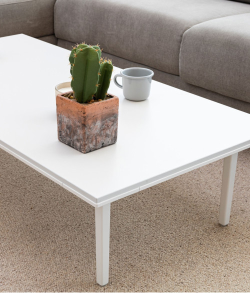 Mesa auxiliar blanca perspectiva
