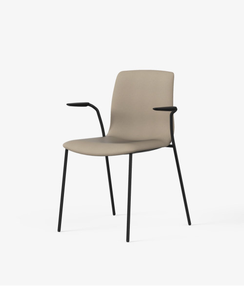 silla tapizada beige perspectiva