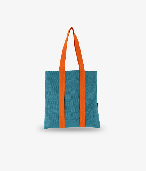 Tote bag turquesa artesanal con tejidos recuperados ➤ Tienda online ACTIU © 2