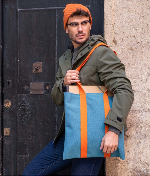 Tote bag turquesa artesanal con tejidos recuperados ➤ Tienda online ACTIU ©