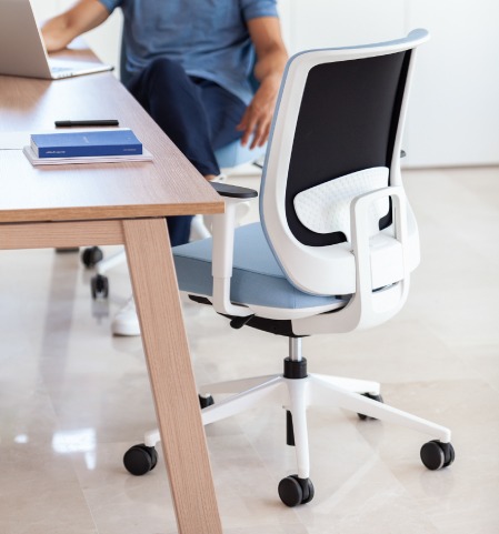 Avantatges d'una cadira d'oficina amb certificat d'ús 24 hores